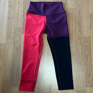 Alo Yoga color block leggings athletic size XS purple red
